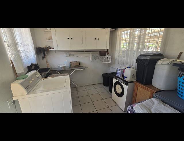 3 BEDROOM FREESTANDING FOR SALE IN CAPRICORN